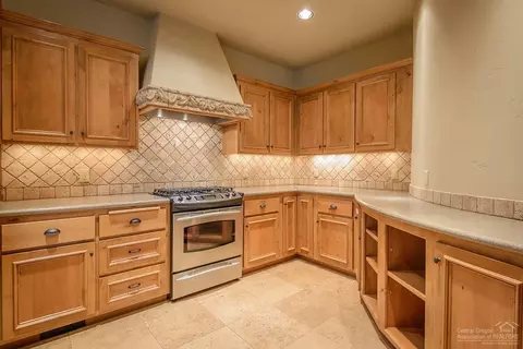 61218 Ridgewater Loop, Bend, OR 97702 photo 7
