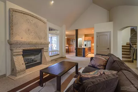 61218 Ridgewater Loop, Bend, OR 97702 photo 4