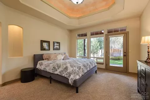 61218 Ridgewater Loop, Bend, OR 97702 photo 11