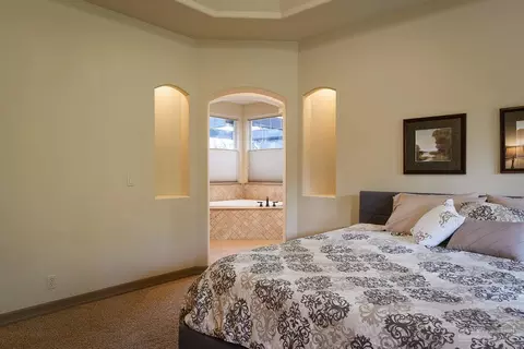61218 Ridgewater Loop, Bend, OR 97702 photo 12