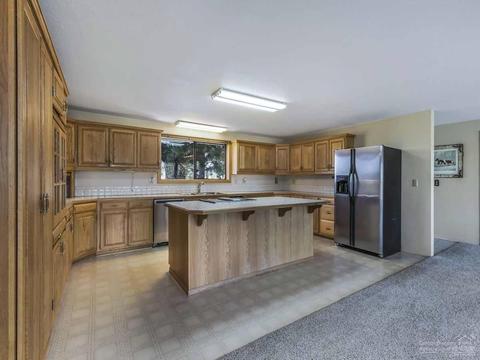 60039 Stirling Dr, Bend, OR 97702 photo 5