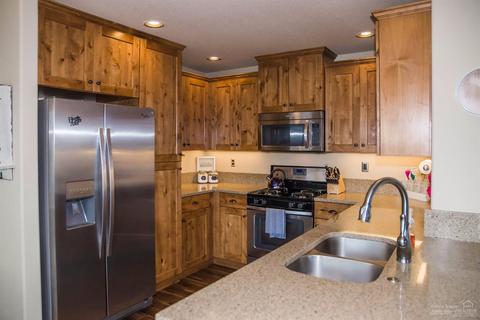 20240 Badger Rd, Bend, OR 97702 photo 2