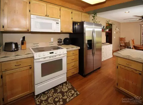 61527 Milo Ave, Bend, OR 97702 photo 3