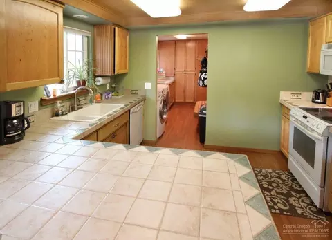61527 Milo Ave, Bend, OR 97702 photo 4