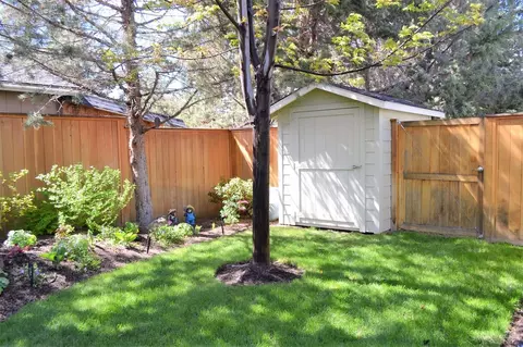 180 SE Airpark Dr, Bend, OR 97702 photo 22
