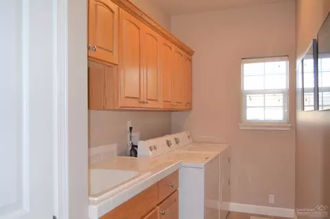 180 SE Airpark Dr, Bend, OR 97702 photo 18