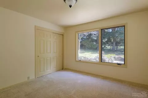 63050 NE Dickey Rd, Bend, OR 97701 photo 21
