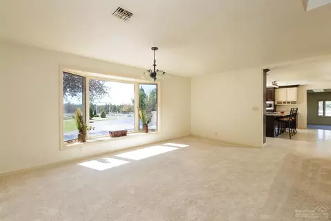 63050 NE Dickey Rd, Bend, OR 97701 photo 23