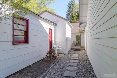 63050 NE Dickey Rd, Bend, OR 97701 photo 16