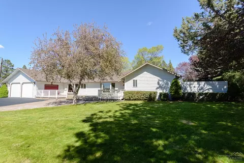 63050 NE Dickey Rd, Bend, OR 97701 photo 2