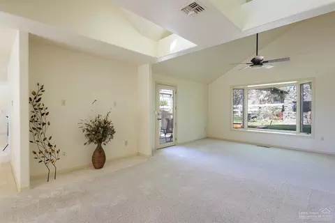 63050 NE Dickey Rd, Bend, OR 97701 photo 22