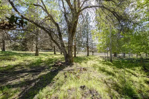 63050 NE Dickey Rd, Bend, OR 97701 photo 17