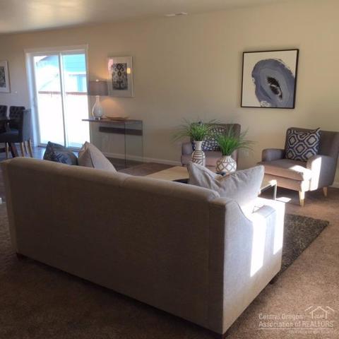 3020 NE Roxy Pl, Bend, OR 97701 photo 3
