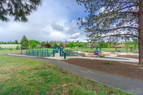3020 NE Roxy Pl, Bend, OR 97701 photo 16