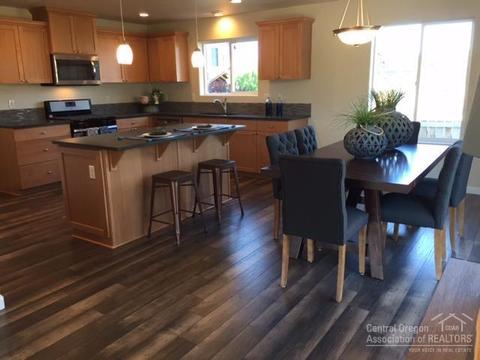 3020 NE Roxy Pl, Bend, OR 97701 photo 6