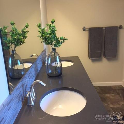 3020 NE Roxy Pl, Bend, OR 97701 photo 12