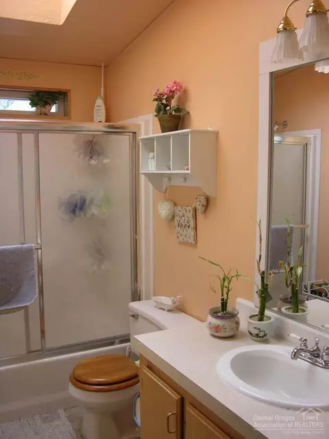 19119 Obsidian Rd, Bend, OR 97702 photo 9