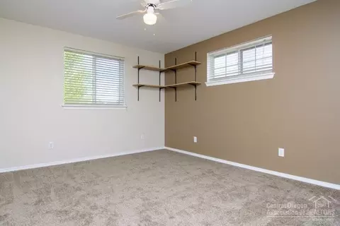 20707 Amber Ct, Bend, OR 97701 photo 11