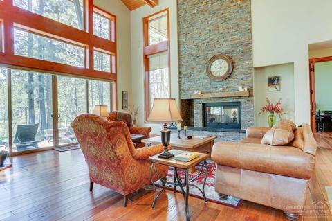 17054 Cooper Dr, Bend, OR 97707 photo 2