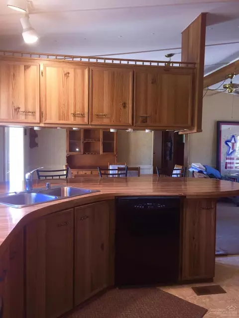 64815 Grande Loop, Bend, OR 97701 photo 7