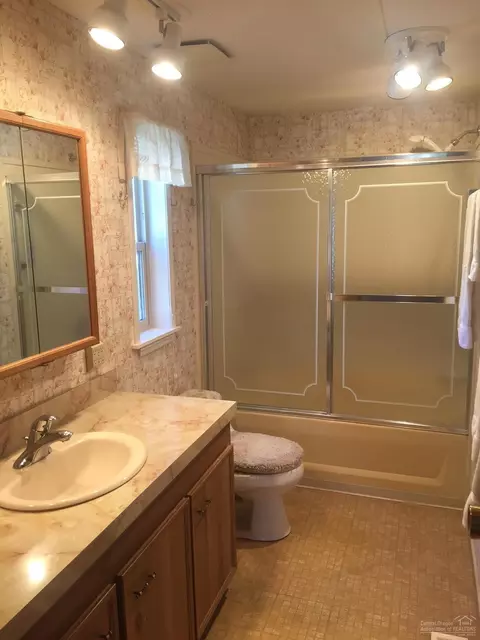 64815 Grande Loop, Bend, OR 97701 photo 9