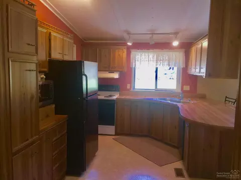 64815 Grande Loop, Bend, OR 97701 photo 6