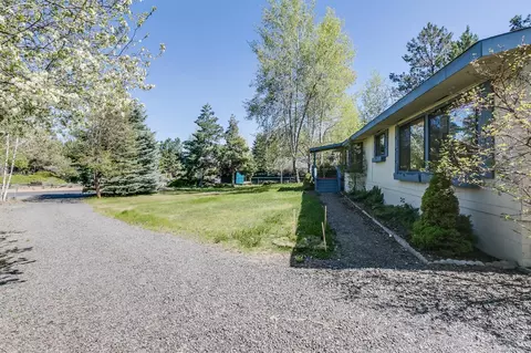 60885 Raintree Dr, Bend, OR 97702 photo 5