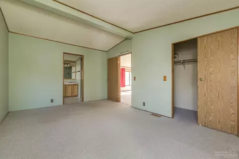 60885 Raintree Dr, Bend, OR 97702 photo 17