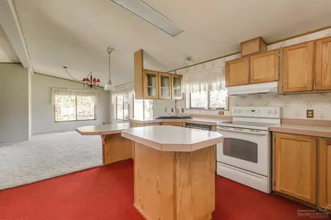 60885 Raintree Dr, Bend, OR 97702 photo 12