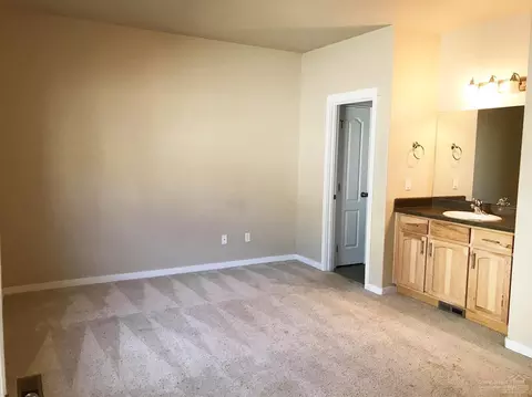 21310 Megan Ct, Bend, OR 97701 photo 8
