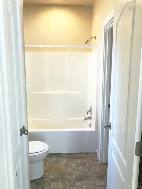 21310 Megan Ct, Bend, OR 97701 photo 10