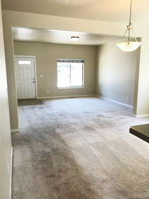 21310 Megan Ct, Bend, OR 97701 photo 7