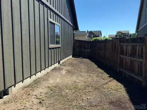 21310 Megan Ct, Bend, OR 97701 photo 20