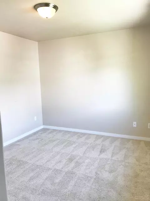 21310 Megan Ct, Bend, OR 97701 photo 15