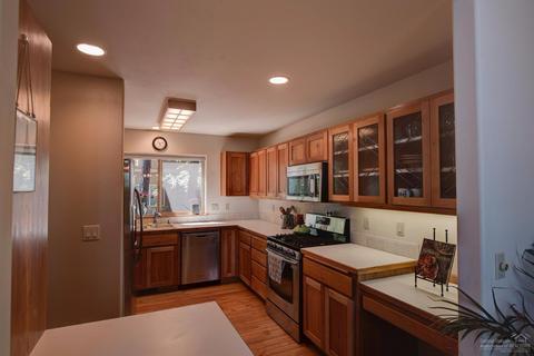 19560 E Campbell Rd, Bend, OR 97702 photo 9