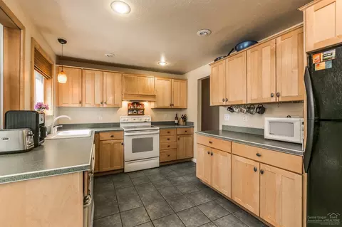 2007 NE 8th St, Bend, OR 97701 photo 6
