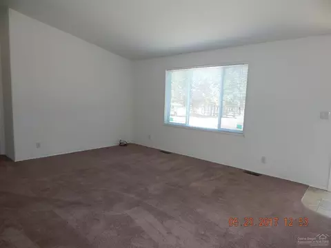 52271 Elderberry Ln, La Pine, OR 97739 photo 8