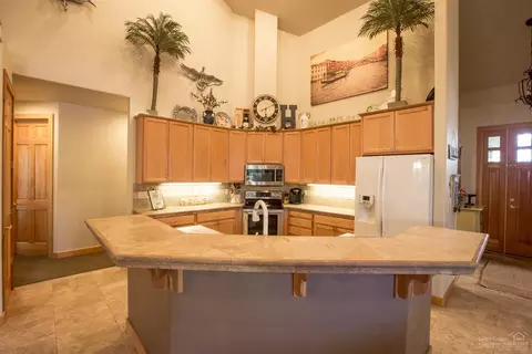 2933 NE Flagstone Ave, Bend, OR 97701 photo 3