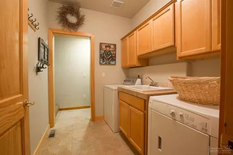 2933 NE Flagstone Ave, Bend, OR 97701 photo 19