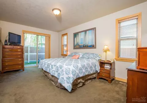 2933 NE Flagstone Ave, Bend, OR 97701 photo 9