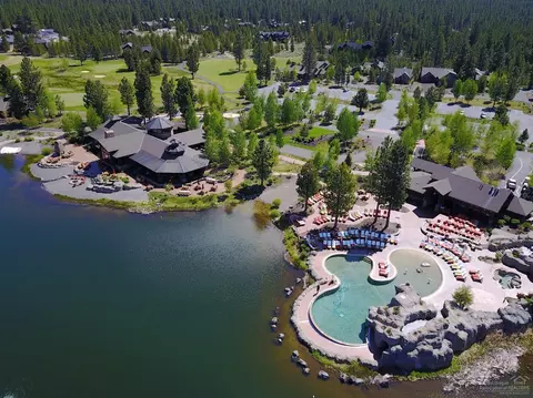 56685 Glowstone Loop, Bend, OR 97707 photo 4
