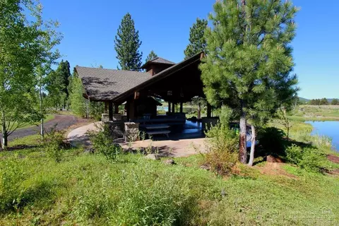 56685 Glowstone Loop, Bend, OR 97707 photo 10
