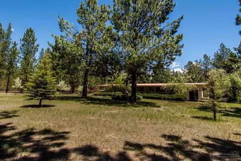 50867 Doe Loop, La Pine, OR 97739 photo 1