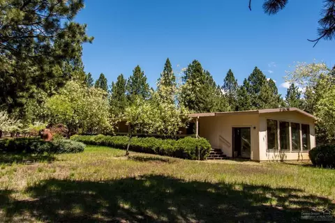 50867 Doe Loop, La Pine, OR 97739 photo 2