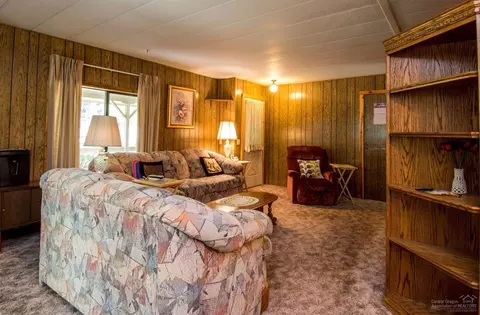 50867 Doe Loop, La Pine, OR 97739 photo 3