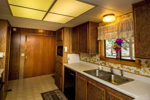 50867 Doe Loop, La Pine, OR 97739 photo 10