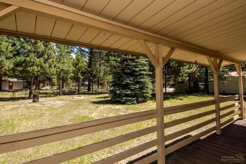 50867 Doe Loop, La Pine, OR 97739 photo 17