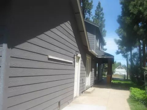 953 E Cascade Ave, Sisters, OR 97759 photo 17
