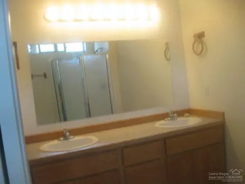 953 E Cascade Ave, Sisters, OR 97759 photo 12