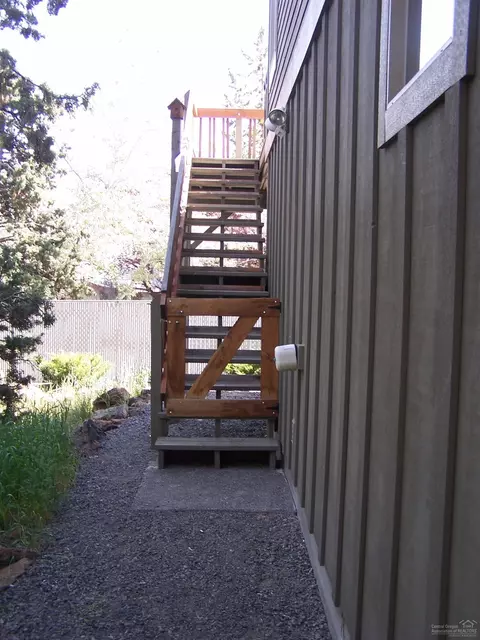 2894 NE Sandy Dr, Bend, OR 97701 photo 5